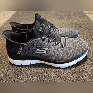 Women's Skechers Slip-Ins size 8.5 wide